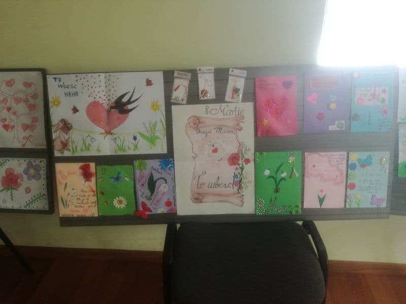8 martie la scoala broscauti (11)