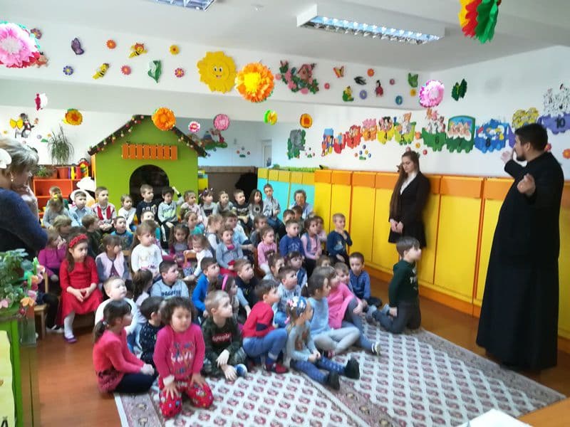 gradinita alba ca zapada 11