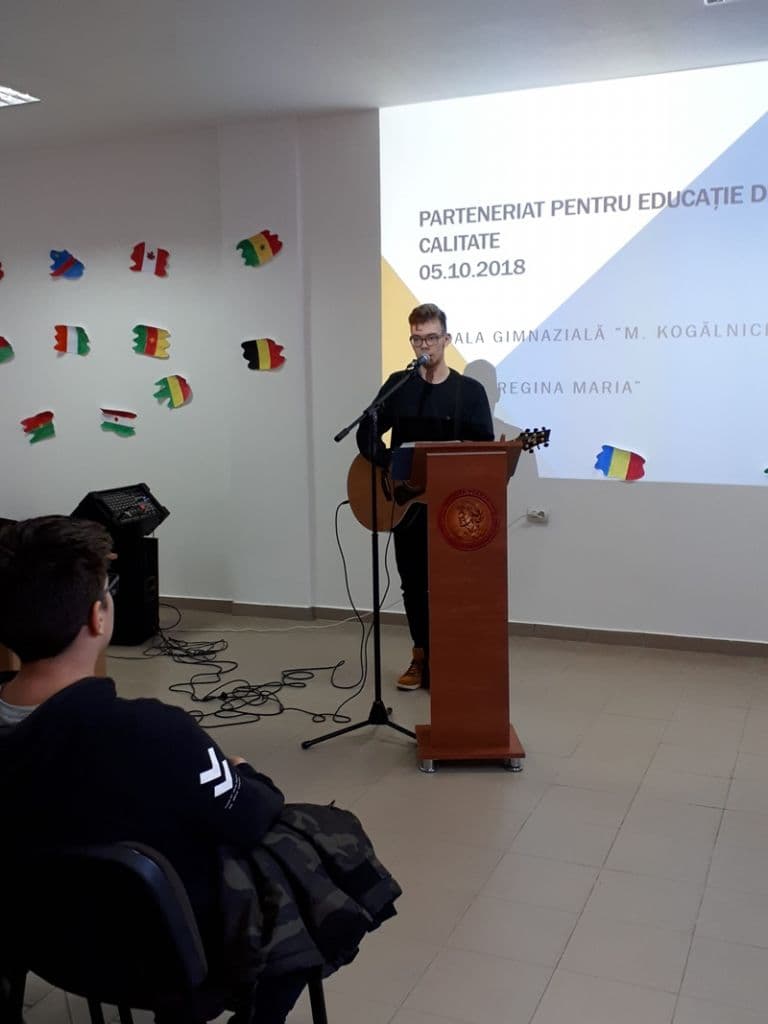 Ziua Mondiala a Invatamantului - Regina Maria Dorohoi_06