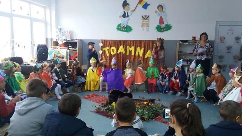 pe cararile toamnei 03