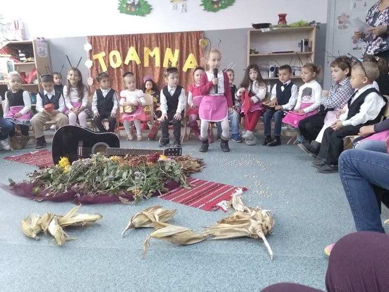 pe cararile toamnei 05