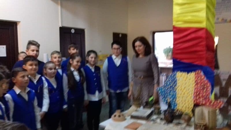 Centenar Scoala 8_08