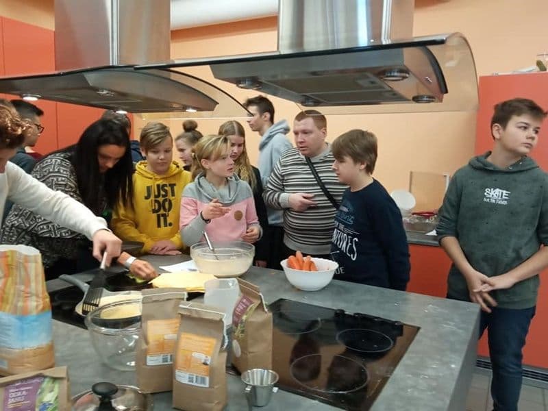scoala ungureni 12