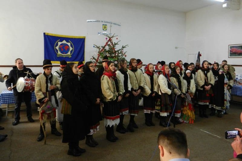 colindatori la jandarmi botosani (2)