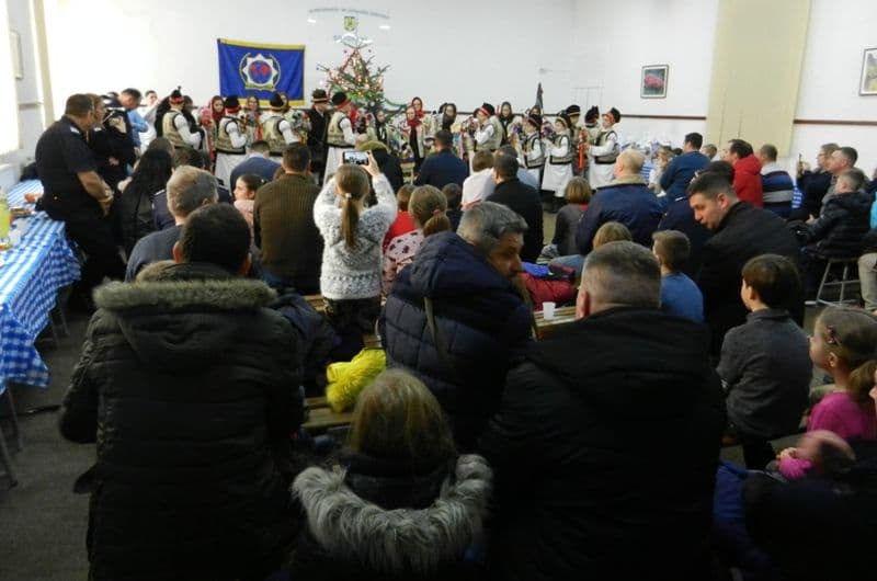 colindatori la jandarmi botosani (3)