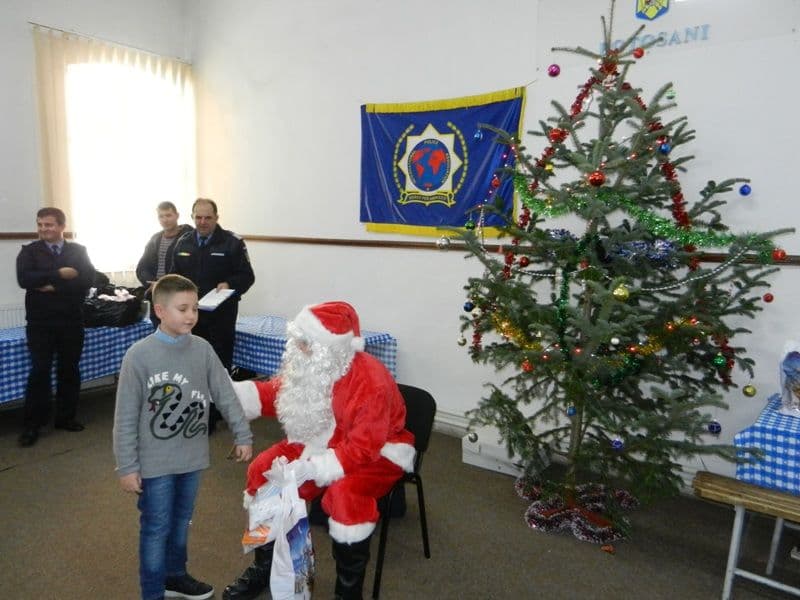 colindatori la jandarmi botosani (6)