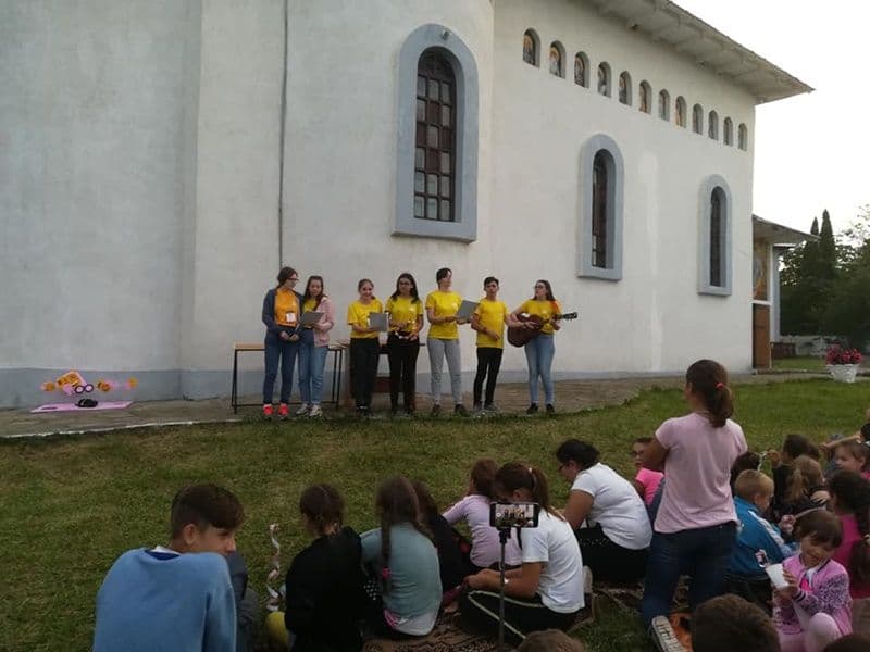 Tabara din pridvorul satului 06