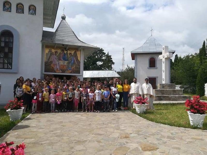 Tabara din pridvorul satului 15