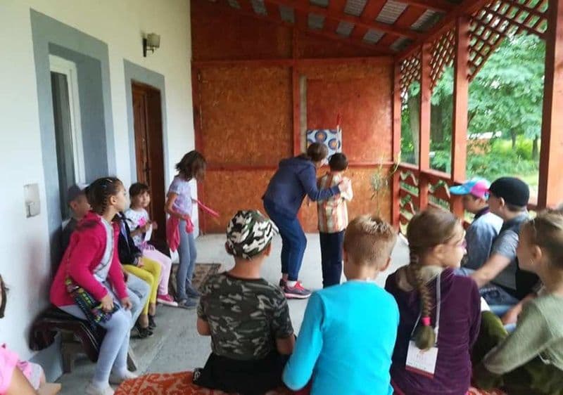Tabara din pridvorul satului 17