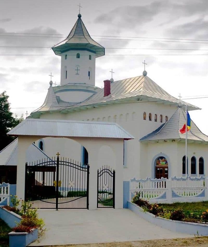 Tabara din pridvorul satului 01