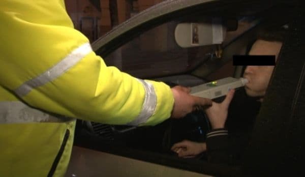 Avalanşă de şoferi prinşi beţi la volan în primele zile din an