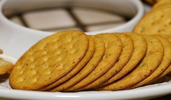 Secretul șocant al biscuiților! Nimeni nu ar trebui să dea copilului așa ceva