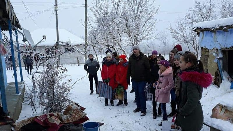 Omul care dăruiește, bucurie în dar primește - Activitate filantropică la Școala Gimnazială nr. 1 Rădăuți-Prut și Liceul Teoretic Lipcani din Rep. Mol