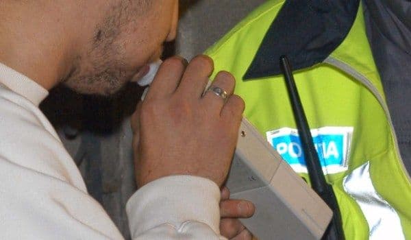 A căzut la testul cu fiola. Tânăr de 18 ani, prins beat la volan!