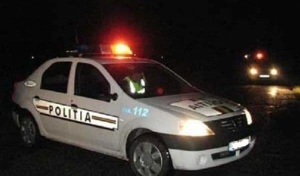 Inconştienţă la volan. A condus maşina băut şi a intrat într-un gard