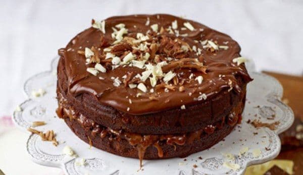Tort cu ciocolată și caramel sărat