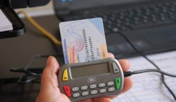 Atenție, nu aruncați cardurile de sănătate expirate