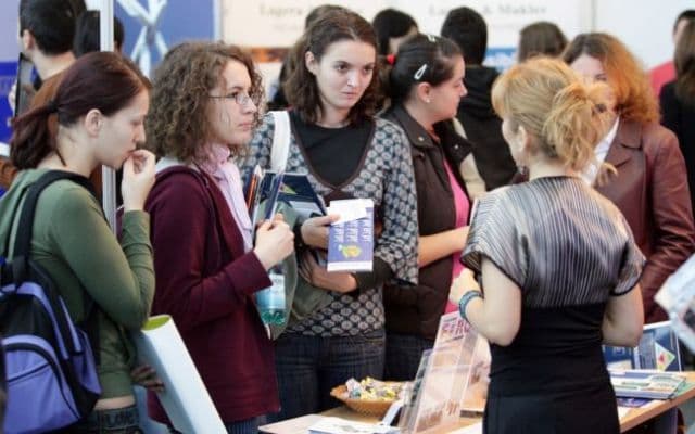 AJOFM Botoșani organizează selecție pentru studenții care doresc să lucreze în Germania pe perioada vacanței de vară