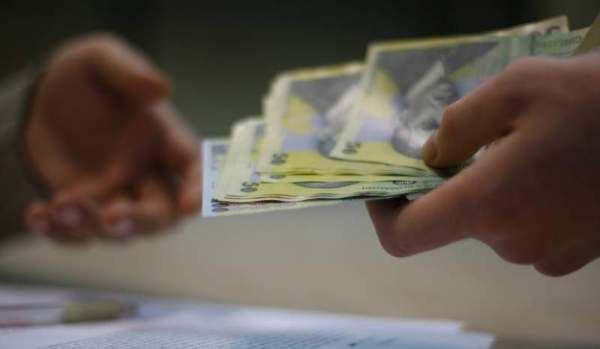 Ei sunt salariații români care vor lucra cu jumătate de normă, dar vor primi salariu întreg