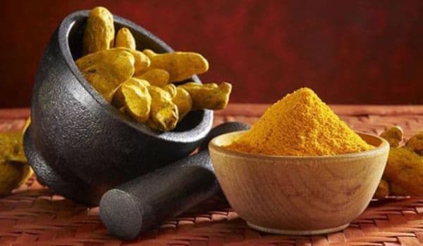 Turmericul, planta care are un puternic efect anticancer