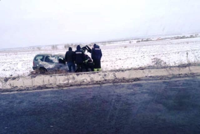Accident GRAV pe drumul E58: O depăşire riscantă s-a terminat la spital - FOTO
