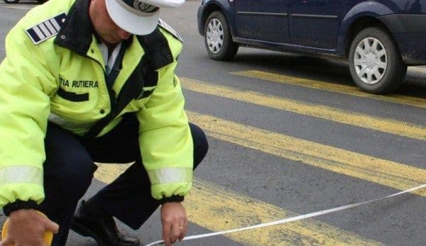 Tânără accidentată pe trecerea de pietoni. Un șofer neatent nu a redus la timp viteza înainte de trecerea marcată