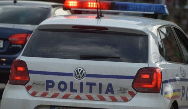 URMĂRIRE pe bulevardul Victoriei din Dorohoi. Un șofer băut nu a oprit la semnalul poliţiştilor!