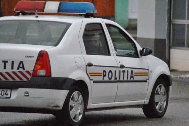 Peripețiile unei adolescente de 16 ani din Dorohoi! Găsită inconștientă în pat și apartamentul răvășit