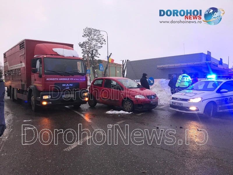 Accident cu patru victime la Dorohoi! Impact între un autocamion și două autoturisme – FOTO