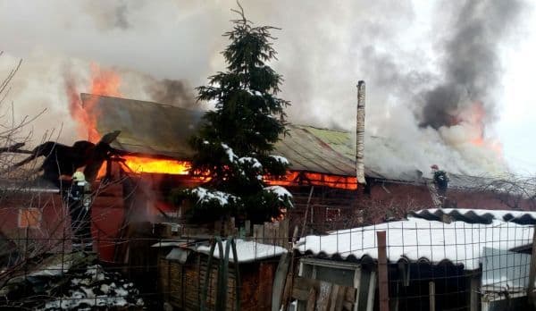 Zi de foc pentru pompierii botoșăneni. Trei incendii în mai puțin de două ore!