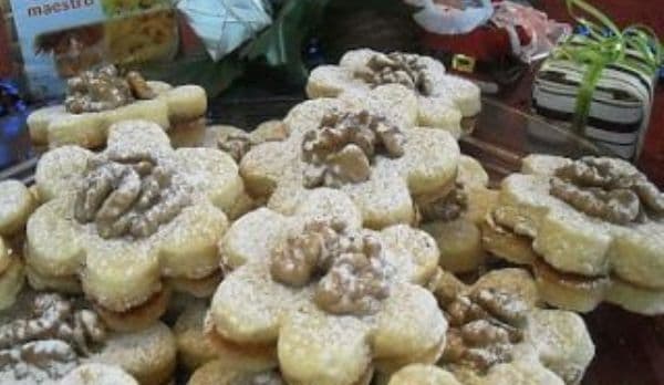 Biscuiți fragezi cu gust de lămâie