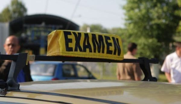 Vrei să faci şcoala de şoferi în 2019? Viitorii şoferi obţin mai uşor permisul de conducere