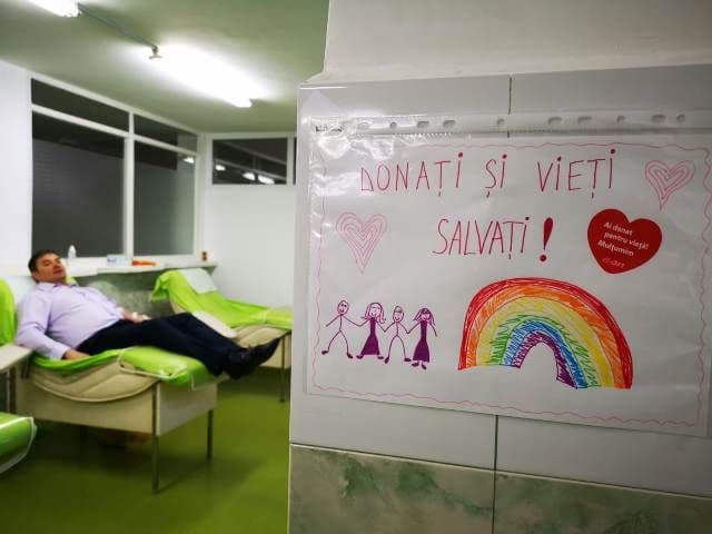 Instituția Prefectului încurajează donarea de sânge! - FOTO