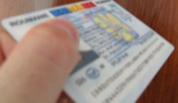 Informații generale privind eliberarea primului act de identitate