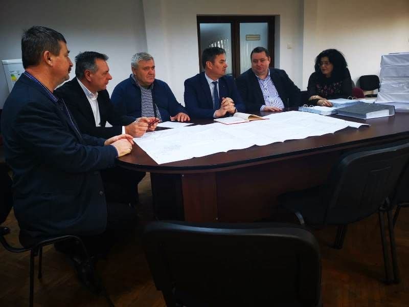 Cancelaria Prefectului: Încă o etapă finalizată în cadrul Programului naţional de cadastru şi carte funciară - FOTO