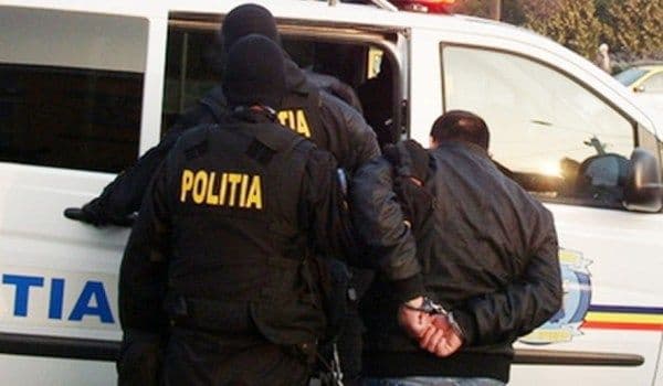 Urmărit național și internațional depistat de către polițiștii la Dorohoi