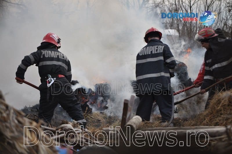 Incendiu la Dumeni! Pompierii dorohoieni au intervenit pentru stingere - FOTO