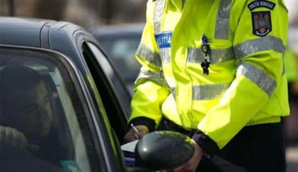 Oprit de polițiști pentru  viteză, s-a ales cu dosar penal pentru conducere sub influenţa alcoolului