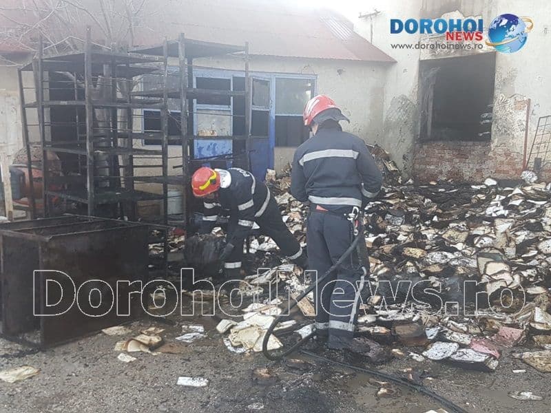 Incendiu la arhiva unei societăți din Dorohoi! Pompierii au intervenit pentru stingere - FOTO
