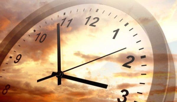 România trece la ora de vară 2019. Când dăm ceasurile înainte