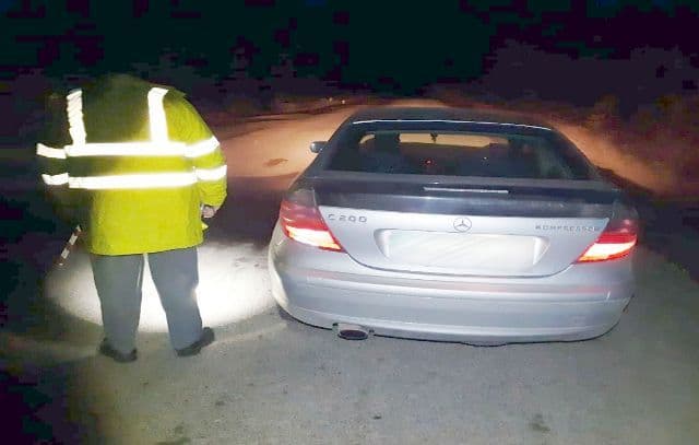 Mercedes oprit în toiul nopții de poliţiștii de frontieră dorohoieni. Ce au descoperit polițiștii