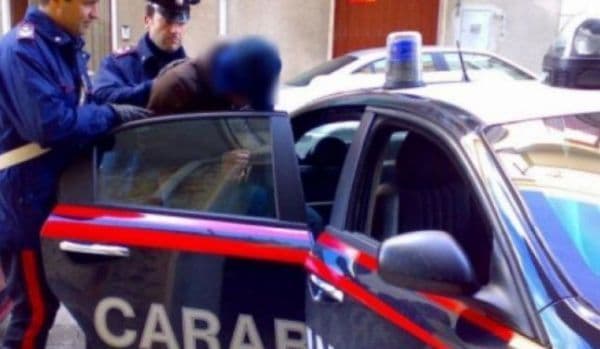 Un român din Italia s-a bătut cu 3 patrule de carabinieri