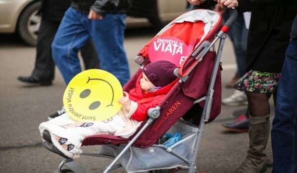 „Marșul pentru viață” schimbă vieți. Alătură-te și tu cu familia pentru a susține viața