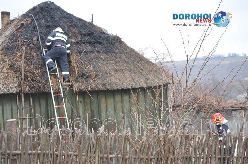 Incendiu izbucnit la o casă din Pomârla! O femeie a fost rănită – FOTO