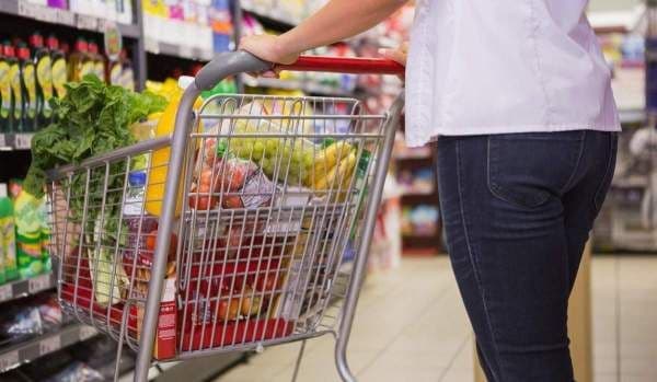 Nouă alertă alimentară! Un lot întreg de fructe confiate, retras de la vânzare după ce ar fi fost contaminat cu Salmonella