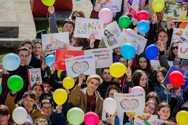 UNIC DIN PRIMA SECUNDĂ! - Marșul pentru viață în parcul Cholet din Dorohoi - FOTO