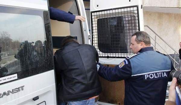 Jaf la drumul mare: Tânăr din Copălău cercetat după ce a lăsat doi bărbați fără un telefon mobil şi trei saci cu porumb