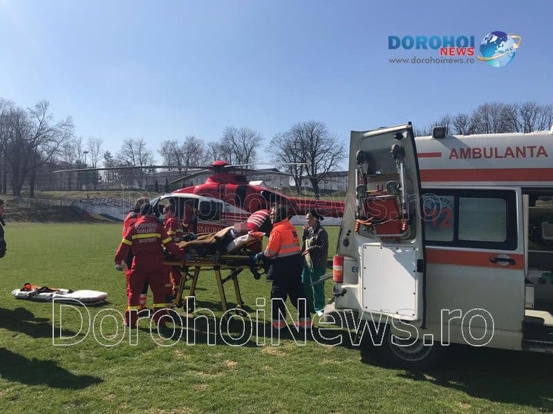 Bărbat găsit inconștient pe stradă, preluat în comă profundă de la Dorohoi de elicopterul SMURD - FOTO