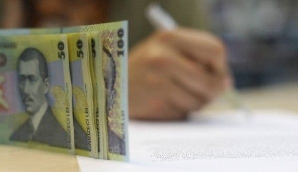 Guvernul le plătește profesorilor dobânzi de peste 700 de milioane de lei, pentru că nu le-a majorat salariile