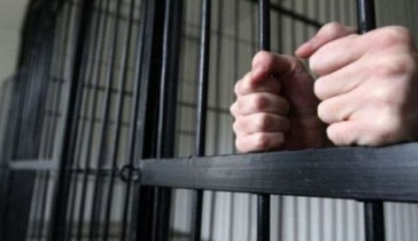Tânăr încarcerat de polițiștii botoșăneni după încălcarea măsurilor dispuse prin controlul judiciar